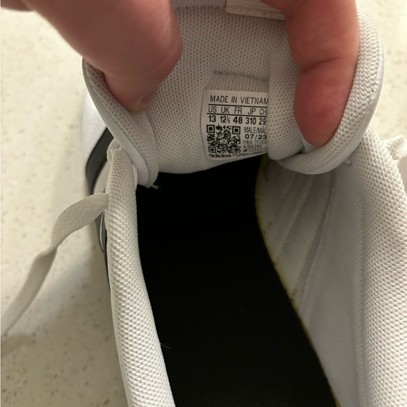 Adidas - Picture 6 of 6